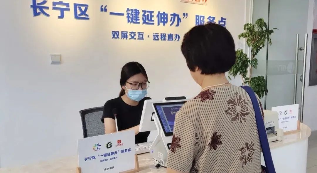 年夜饭里的新趋势：从家庭厨房到多元体验的变迁